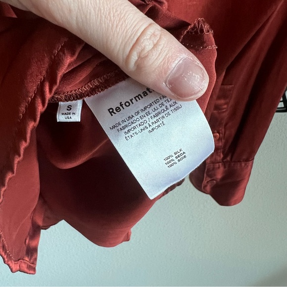 Reformation sky relaxed silk button down top - Picture 9 of 10